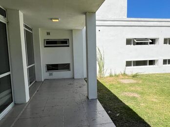 Camino Cuchilla Grande 3017 / Gran salon + casa