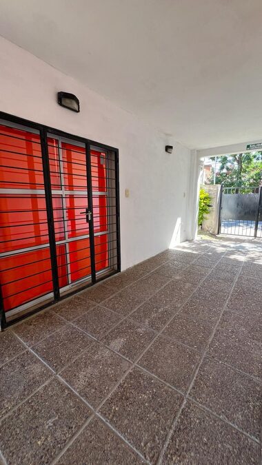 Camino Cuchilla Grande 3017 / Gran salon + casa