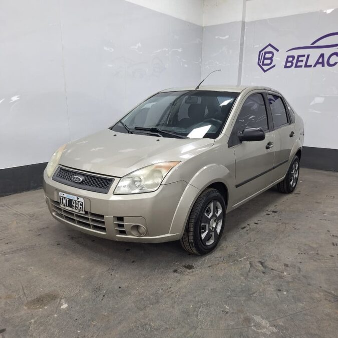 FORD FIESTA MAX 1.6L - 2010 - 193.000 KMS