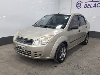 FORD FIESTA MAX 1.6L - 2010 - 193.000 KMS