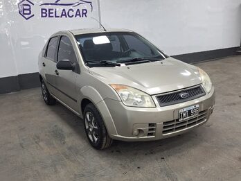 FORD FIESTA MAX 1.6L - 2010 - 193.000 KMS