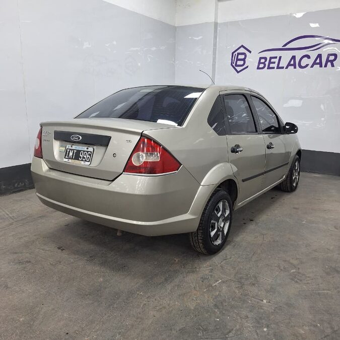 FORD FIESTA MAX 1.6L - 2010 - 193.000 KMS