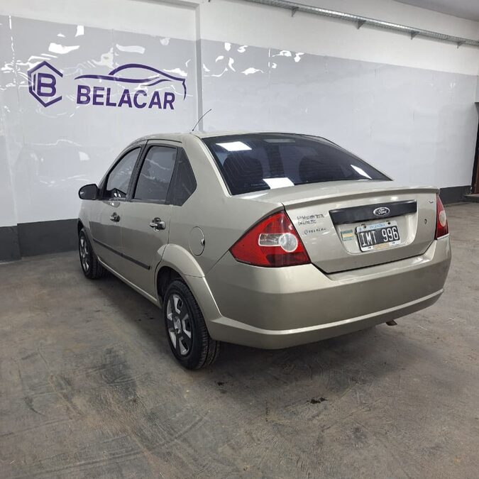 FORD FIESTA MAX 1.6L - 2010 - 193.000 KMS