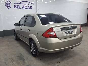 FORD FIESTA MAX 1.6L - 2010 - 193.000 KMS