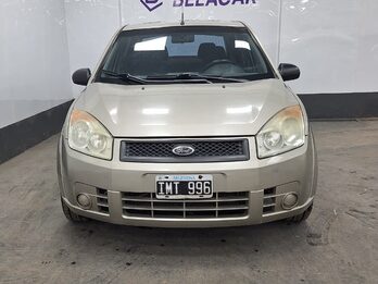 FORD FIESTA MAX 1.6L - 2010 - 193.000 KMS