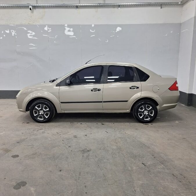 FORD FIESTA MAX 1.6L - 2010 - 193.000 KMS