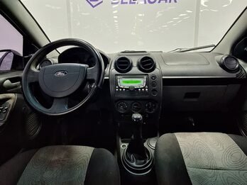 FORD FIESTA MAX 1.6L - 2010 - 193.000 KMS
