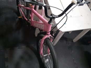 VENDO HERMOSA BICICLETA DE NIÑA RODADO 20