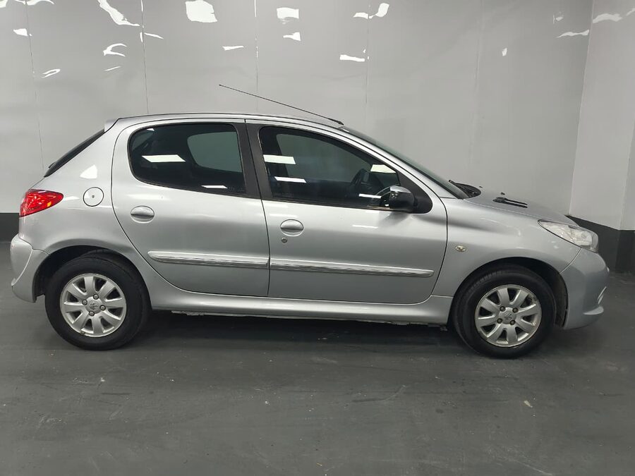 PEUGEOT 207 COMPACT - 2011 - 149.000 KMS