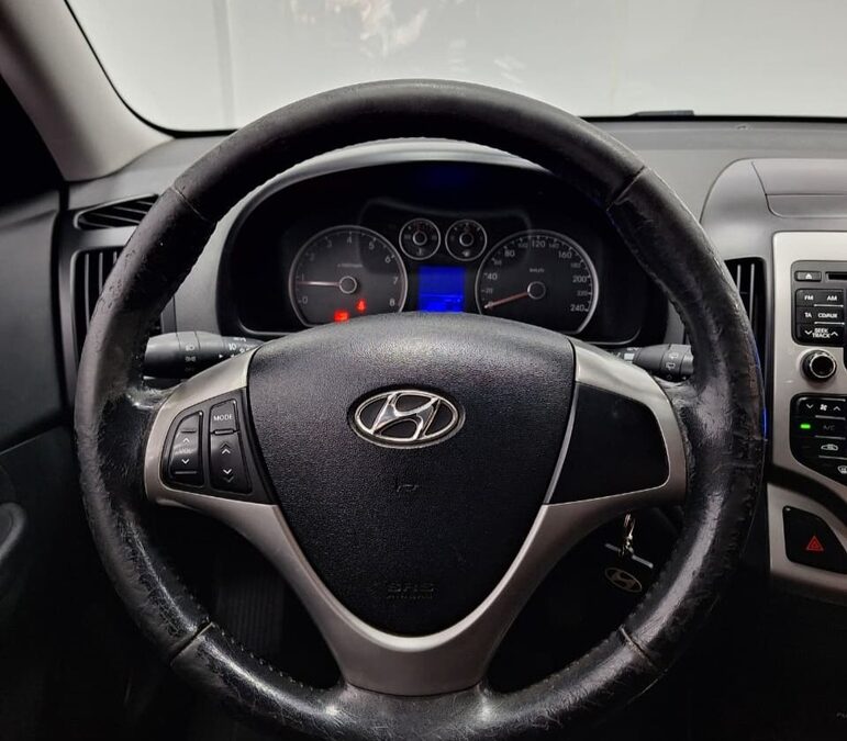 HYUNDAI I30 GLS SEG – 2012 – 136.000 KMS