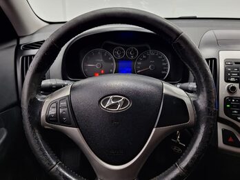 HYUNDAI I30 GLS SEG – 2012 – 136.000 KMS