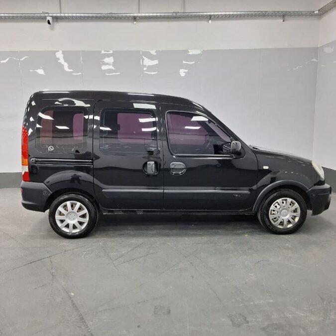 OPORTUNIDAD RENAULT KANGOO 2011
