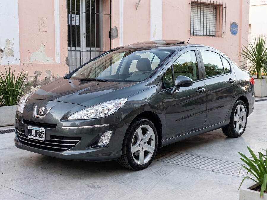 Peugeot 408 2.0 Feline 143cv