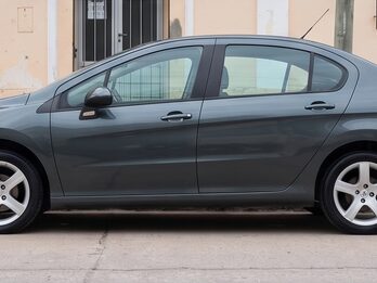 Peugeot 408 2.0 Feline 143cv