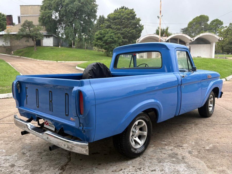 FORD F-100. Recibo vehiculos menor y mayor valor