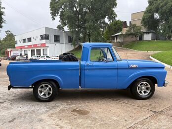 FORD F-100. Recibo vehiculos menor y mayor valor