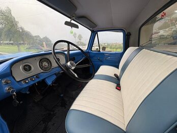 FORD F-100. Recibo vehiculos menor y mayor valor