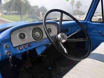 FORD F-100. Recibo vehiculos menor y mayor valor
