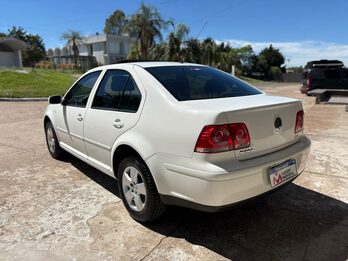 VOLKSWAGEN Bora 2.0. Recibo vehiculos