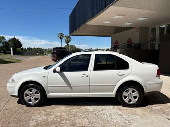 VOLKSWAGEN Bora 2.0. Recibo vehiculos