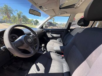 VOLKSWAGEN Bora 2.0. Recibo vehiculos