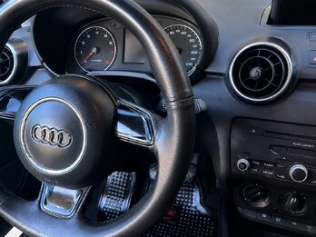 AUDI A1 1.2 T FSI ATTRACTION MANUAL - AÑO 2.012
