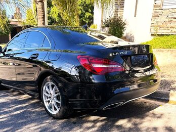 MERCEDES BENZ CLA 200 impecable