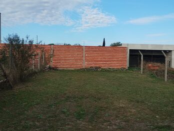 SE VENDE CASA EN COLONIA AVELLANEDA