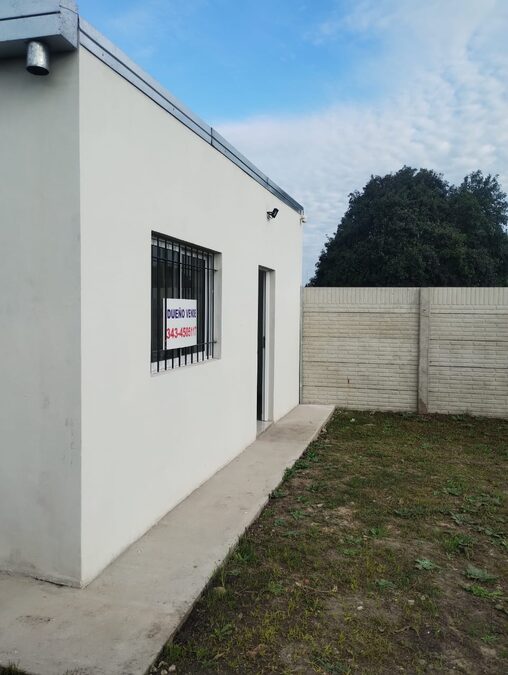 SE VENDE CASA EN COLONIA AVELLANEDA