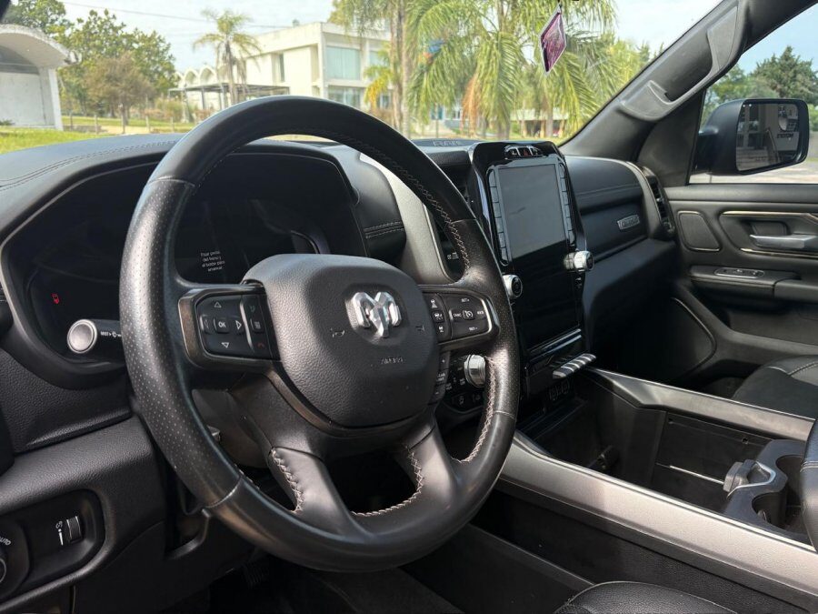 RAM 1500 5.7L V8 Rebel 4x4