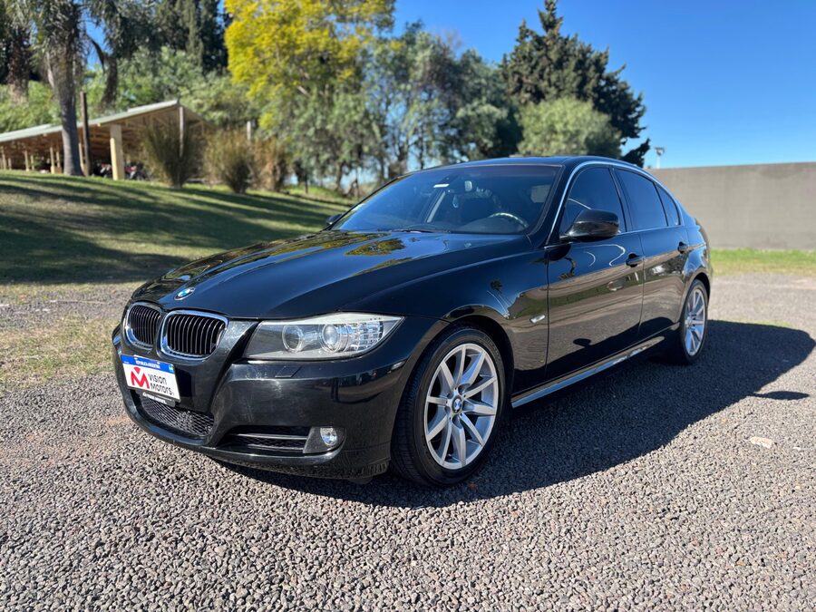 BMW  330I SEDAN EXECUTIVE. Recibo vehículo