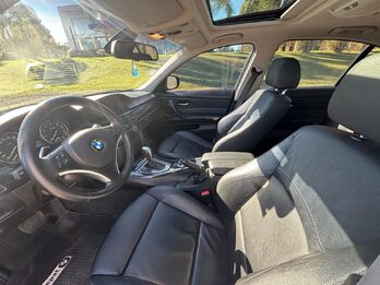 BMW  330I SEDAN EXECUTIVE. Recibo vehículo