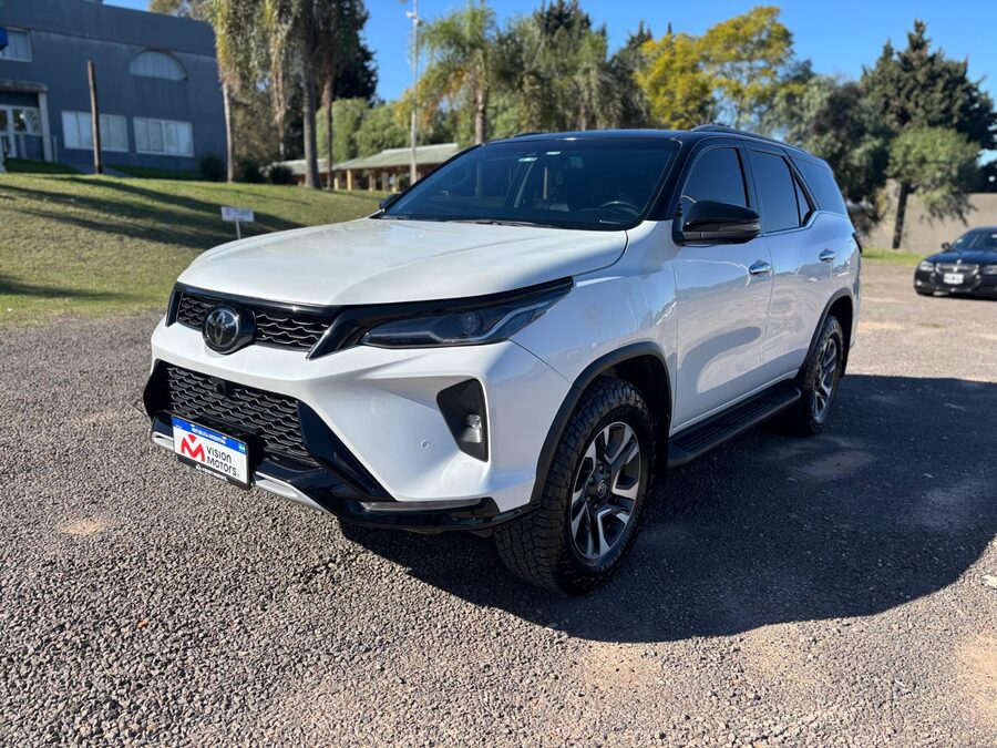 TOYOTA  HILUX SW4 4X4 SRX 2.8 TDI 6 AT 7A
