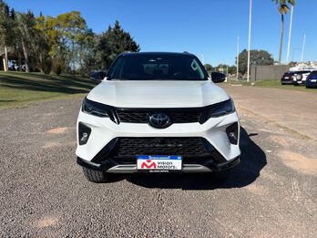 TOYOTA  HILUX SW4 4X4 SRX 2.8 TDI 6 AT 7A