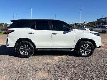 TOYOTA  HILUX SW4 4X4 SRX 2.8 TDI 6 AT 7A