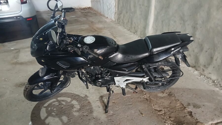 Rouser 220F
