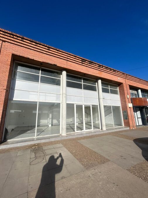 SE ALQUILA IMPORTANTE LOCAL COMERCIAL ✨🏢