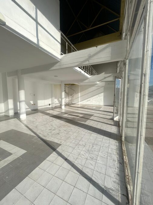 SE ALQUILA IMPORTANTE LOCAL COMERCIAL ✨🏢