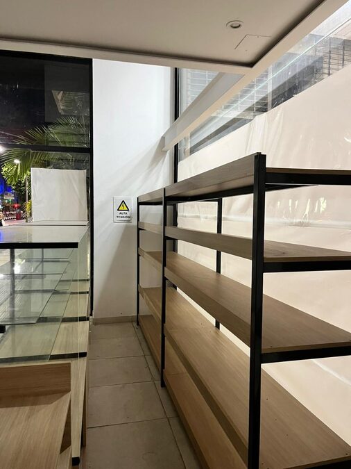 Vendo mobiliario completo de panadería