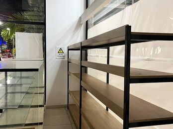 Vendo mobiliario completo de panadería