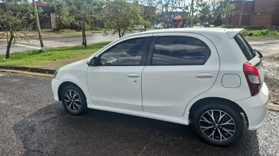 TOYOTA ETIOS XLS 2021 MANUAL