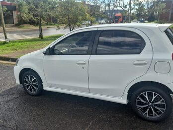 TOYOTA ETIOS XLS 2021 MANUAL