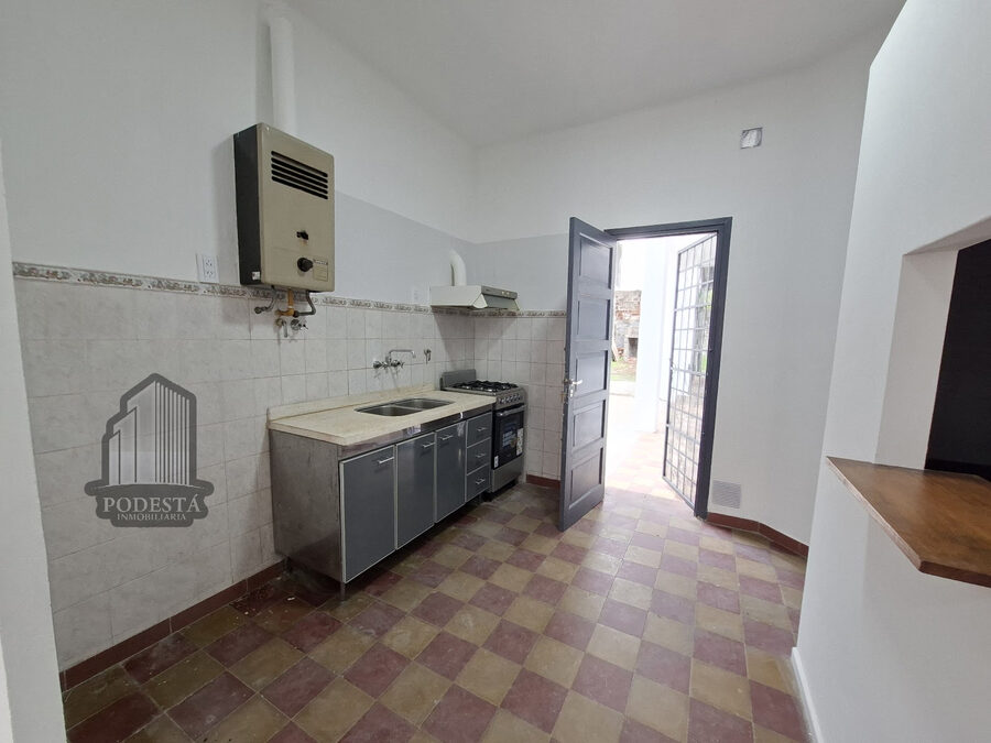 Casa 3 dormitorios calle Jujuy y Marco sastre