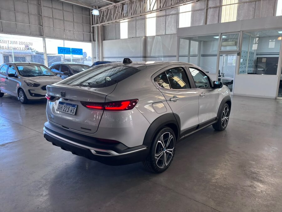 FIAT FASTBACK TURBO 270 AT6 (175CV) - AÑO 2025 - 13.346KM