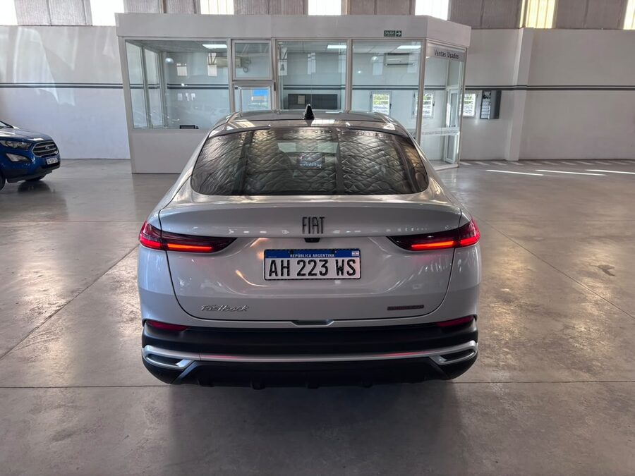FIAT FASTBACK TURBO 270 AT6 (175CV) - AÑO 2025 - 13.346KM