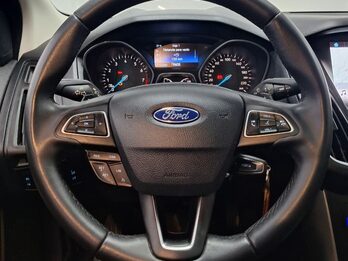 FORD FOCUS SE PLUS 2.0L AT - 2019 - 82.000 KMS