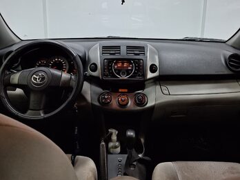 TOYOTA RAV4 4 2.4 AT - 2013 - 247000 KM