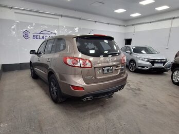 HYUNDAI SANTA FE GLS 2WD 2.4 7as – 2010 – 260.000 KMS