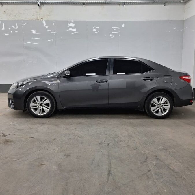 TOYOTA COROLLA 1.8 XEI MT – 2015 – 143000 KMS