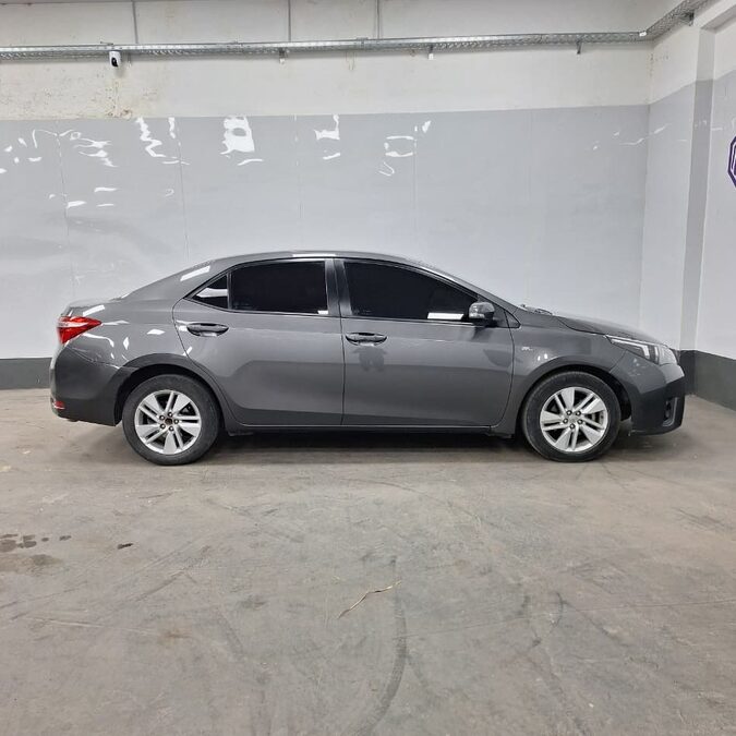 TOYOTA COROLLA 1.8 XEI MT – 2015 – 143000 KMS